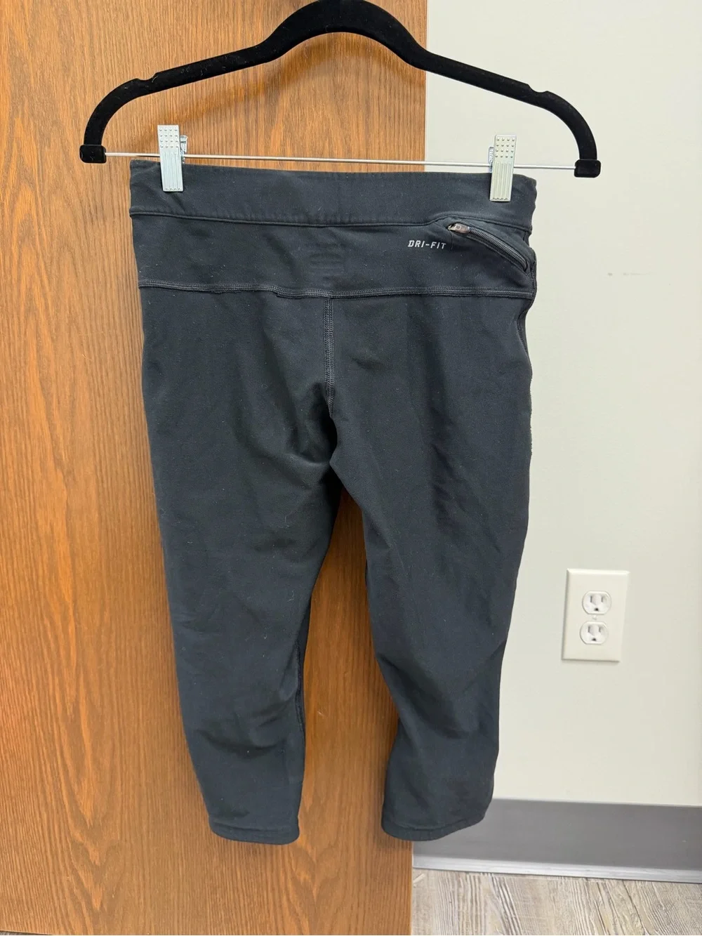 Nike Black Capri Leggings for women’s